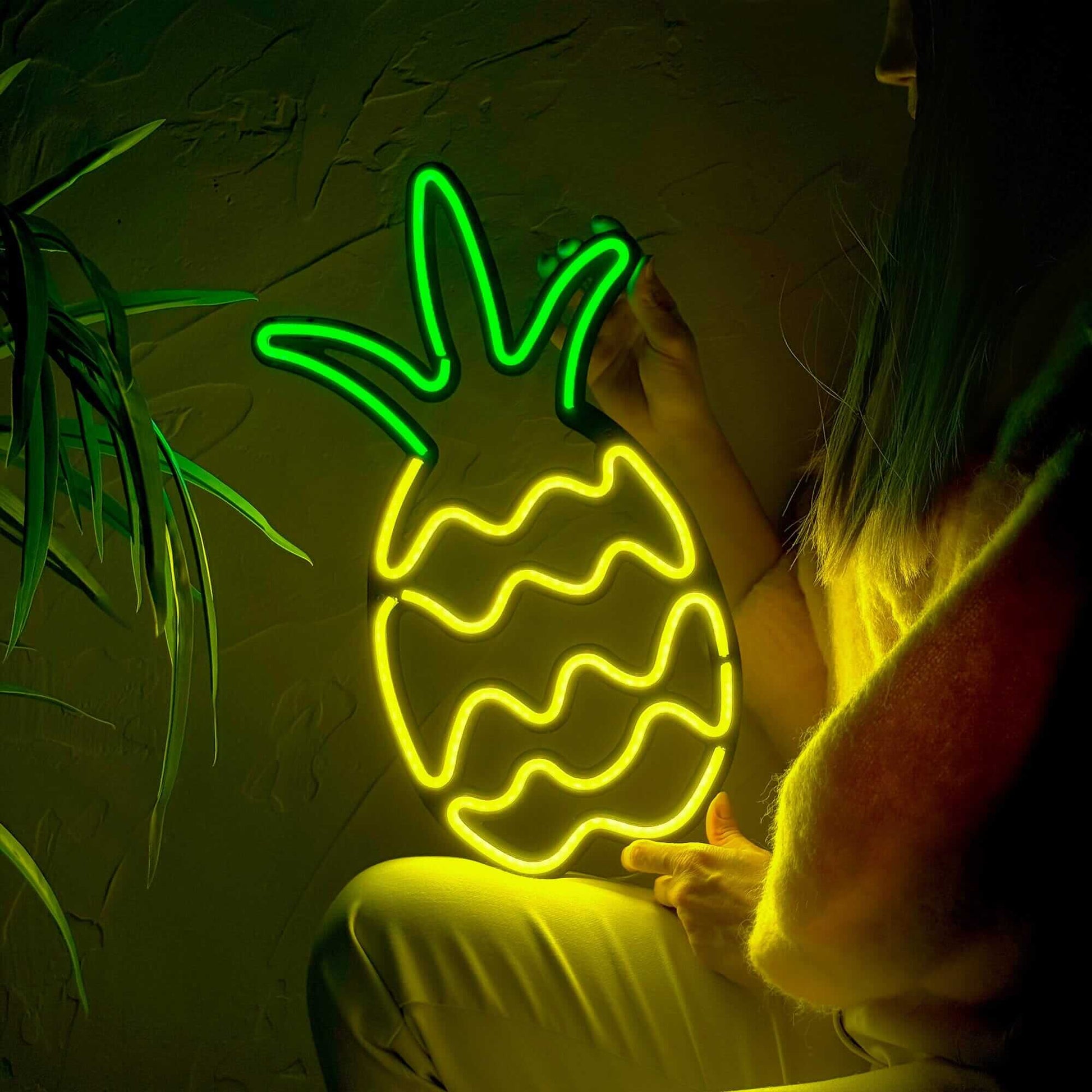 Ananas - Neon Signs Neon Wall Art | SKU: NEO-022 | Available at Decojuana | Tags: Home Accessories,Home Wall Art,Home Wall Decor,Light,Lightning,Neon Pineapple,neon wall art,Neon Wall Decor,Neon Wall Letter,Summer Decor,Tropical Wall Art,Tropical Wall Dec