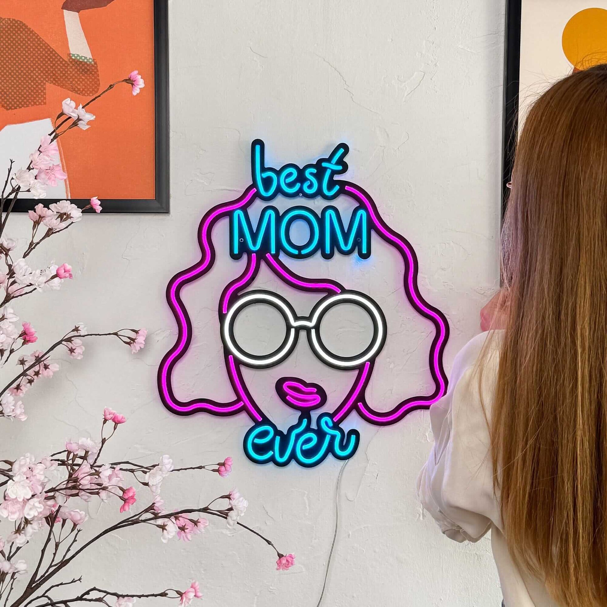 Best Mom Ever - Neon Signs Neon Wall Art | SKU: NEO-090 | Available at Decojuana | Tags: metal neon wall decor,Metal Neon Wall Letter,motivational neon quotes,Neon Artwork,Neon motivational quotes,neon party wall decor,neon quotes,Neon Signs,neon wall art