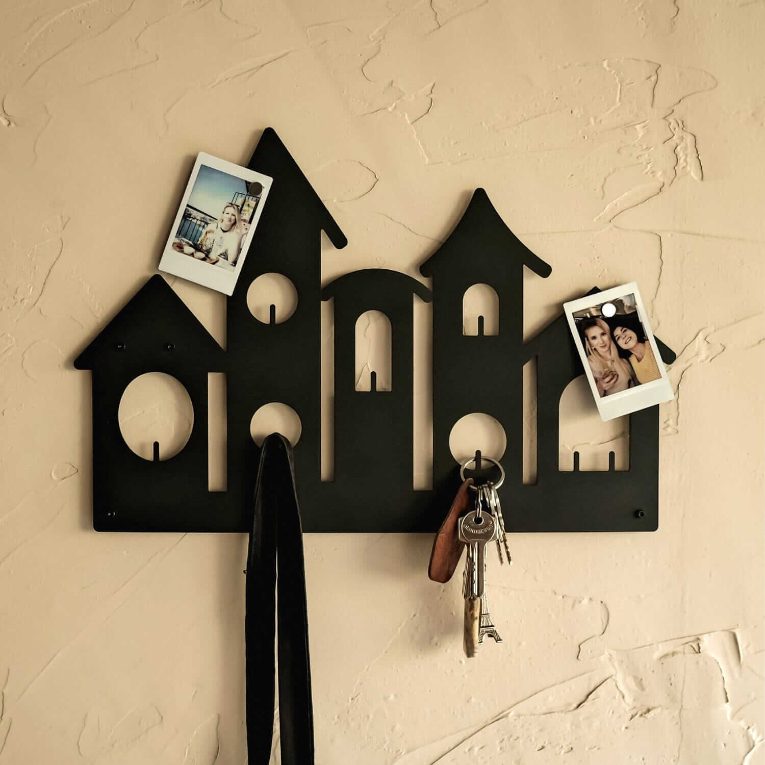 Birdhouse Key Hanger - Home Decor Decals Metal Wall Art | SKU: MP-207 | Available at Decojuana | Tags: birdhouse,Doorway Decor,Hanger,Home Accessories,Home Wall Art,Home Wall Decor,Key Hooks,Keyholder,Metal Artwork,Metal Decoration,Metal Hanger,Metal Wall