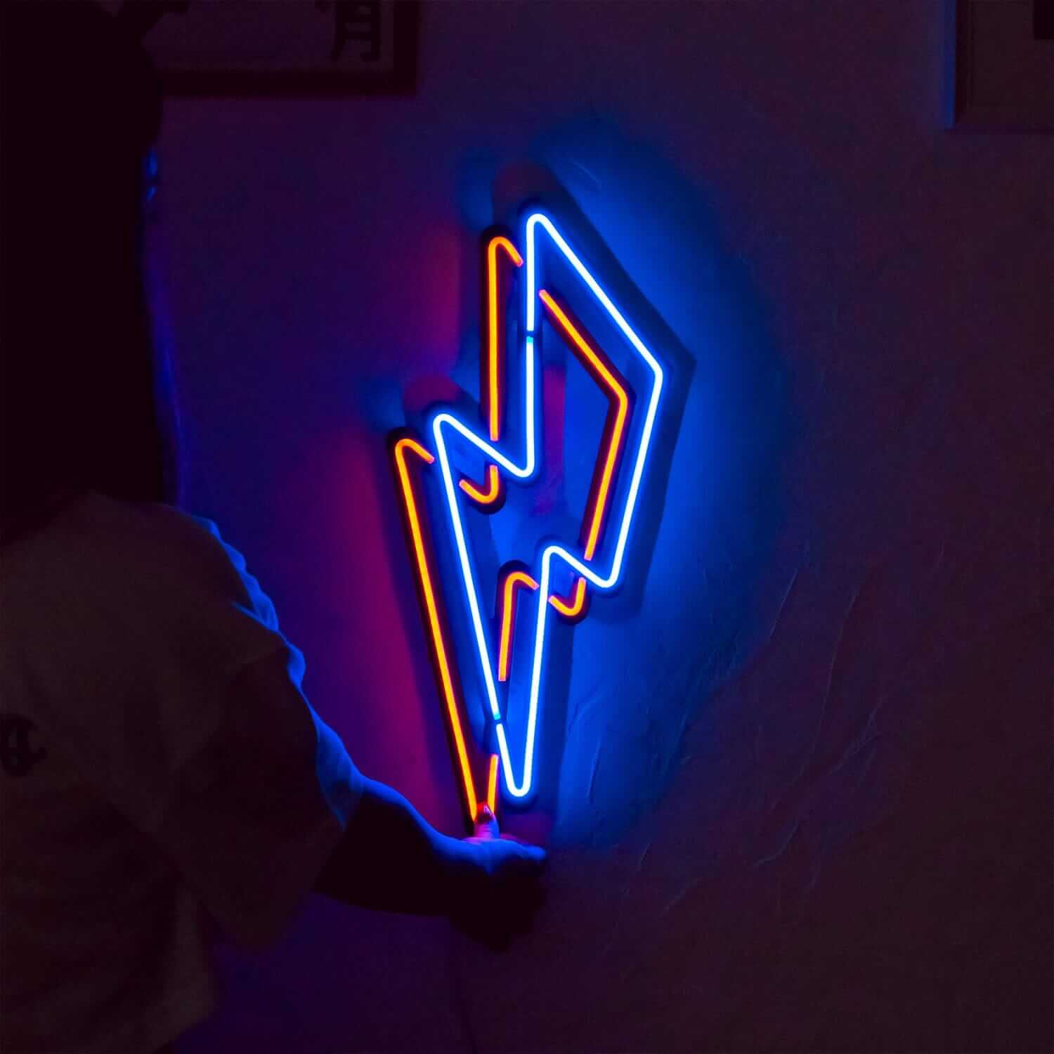 Flash - Neon Signs Neon Wall Art | SKU: NEO-015 | Available at Decojuana | Tags: led,Led decor,Led Wall Decor,Light,Lightning,Metal Artwork,Metal Decoration,Metal Wall Art,Metal Wall Art Decor,Metal Wall Decor,neon wall art,Neon Wall Decor