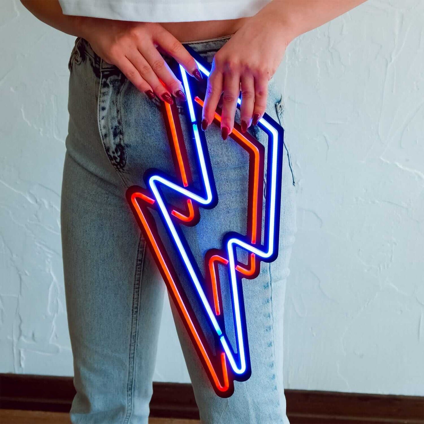 Flash - Neon Signs Neon Wall Art | SKU: NEO-015 | Available at Decojuana | Tags: led,Led decor,Led Wall Decor,Light,Lightning,Metal Artwork,Metal Decoration,Metal Wall Art,Metal Wall Art Decor,Metal Wall Decor,neon wall art,Neon Wall Decor