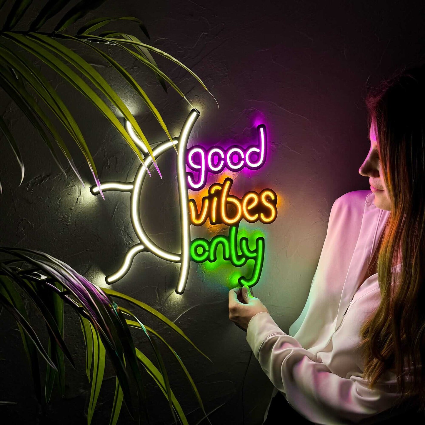 Good Vibes Only - Neon Signs Neon Wall Art | SKU: NEO-074 | Available at Decojuana | Tags: neon wall art,Neon Wall Decor