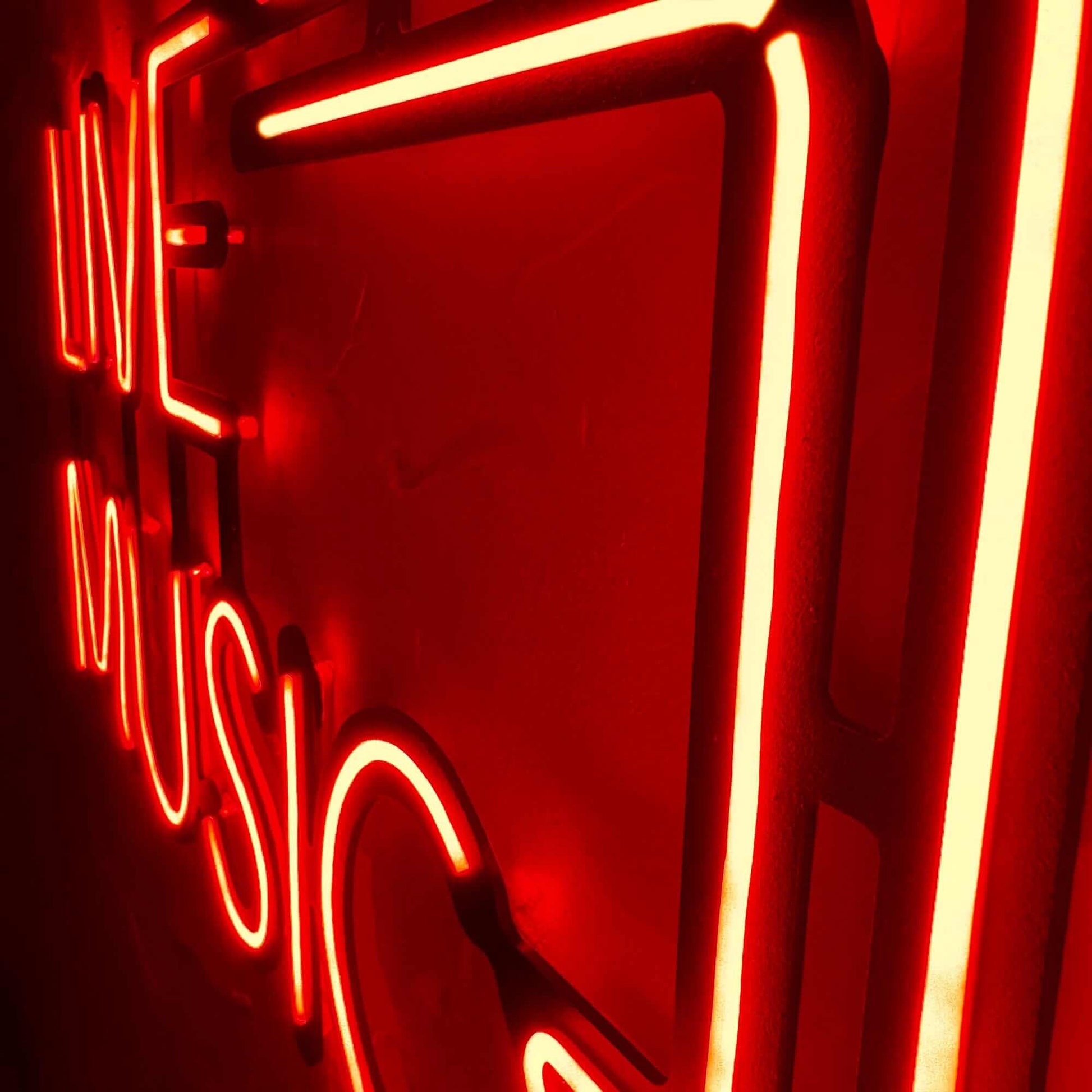 Live Music - Neon Signs Neon Wall Art | SKU: NEO-051 | Available at Decojuana | Tags: led,Led decor,Led Wall Decor,Led Wall Letter Decor,Light,Lightning,Metal Artwork,Metal Decoration,Metal Neon Wall Letter,Metal Wall Art,Metal Wall Art Decor,Metal Wall D